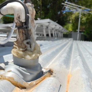 Poor workmanship sample - Silicon fixes everything - but only for a few month Poor workmanship sample - Silicon fixes everything - but only for a few month